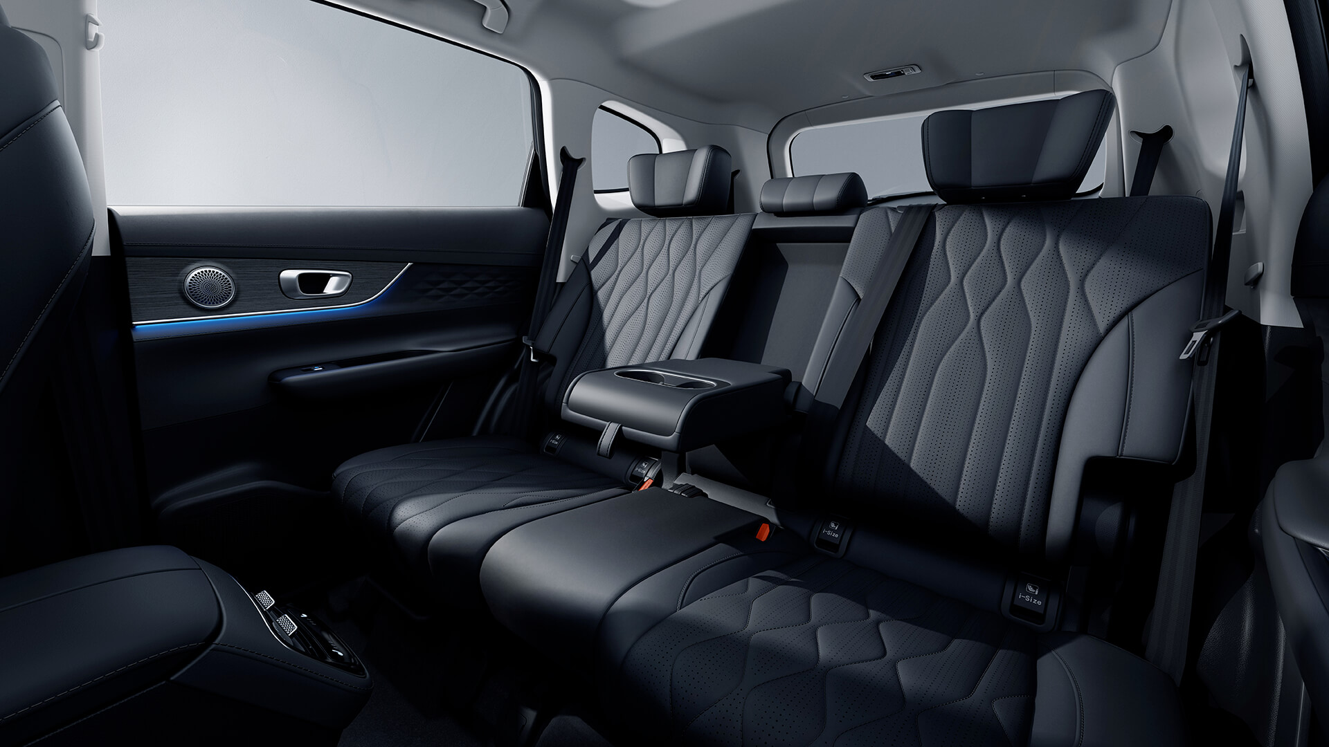 Image 100 - ASIENTOS EN SEGUNDA FILA CON AJUSTE DE 4 POSICIONES Y ABATIBLES 60/40